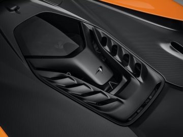 McLaren-W1-20255