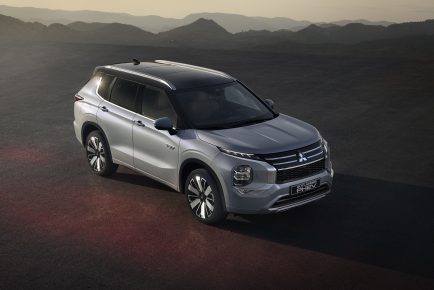 New Outlander PHEV_002L