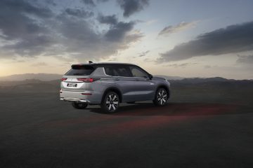 New Outlander PHEV_007L