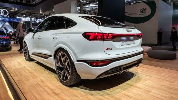 Pariz 2024 Citroen C4 Audi Q6 e-tron-5