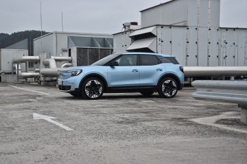 FORD EXPLORER 02