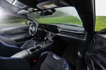 Ford Mustang Dark Horse V8-19
