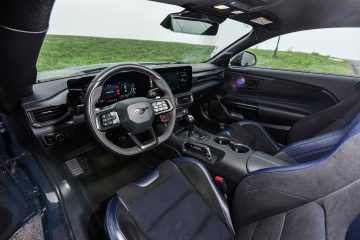 Ford Mustang Dark Horse V8-20