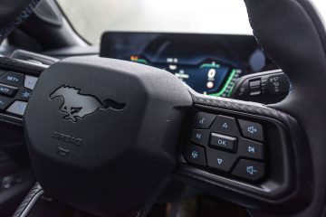 Ford Mustang Dark Horse V8-4
