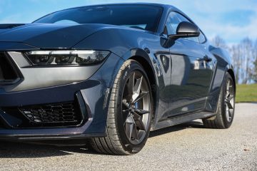 Ford Mustang Dark Horse V8-41