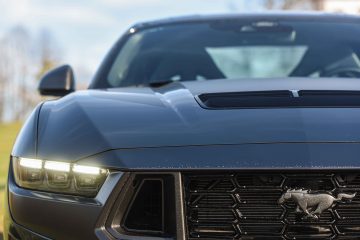 Ford Mustang Dark Horse V8-43