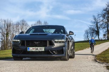Ford Mustang Dark Horse V8-46