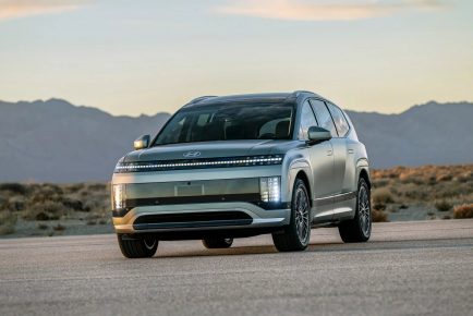 Hyundai-Ioniq-9-26