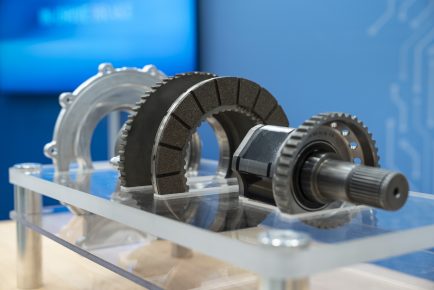 Wegweisende Innovationen für das Automobil der Zukunft: Mercedes-Benz gibt exklusive Einblicke in Forschungsaktivitäten und zukünftige TechnologienPioneering innovations for the car of the future: Mercedes-Benz provides exclusive insights into researc
