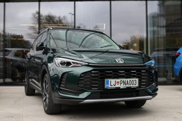 MG ZS Hybrid+  (1)