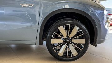 Mitsubishi Outlander PHEV hibrid-3