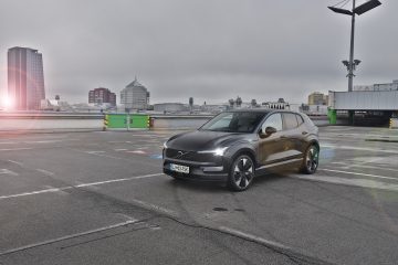 VOLVO EX30 01