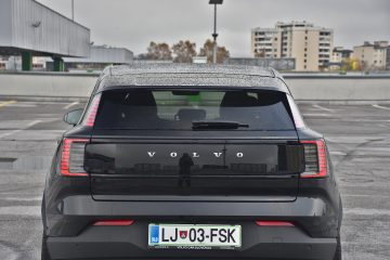 VOLVO EX30 06