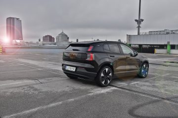 VOLVO EX30 30