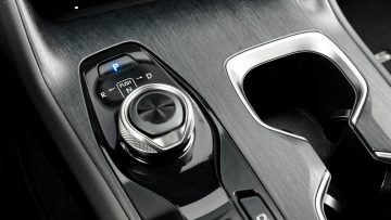 Lexus_RZ_450e_Premium_16