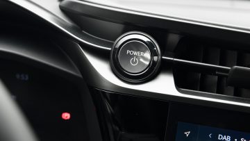 Lexus_RZ_450e_Premium_18