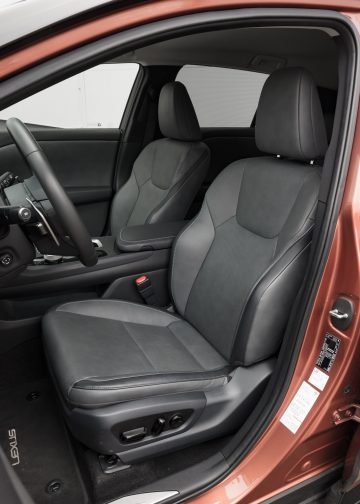 Lexus_RZ_450e_Premium_25