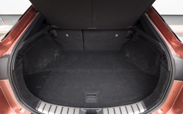 Lexus_RZ_450e_Premium_28