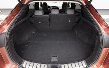 Lexus_RZ_450e_Premium_30