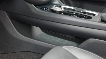 Lexus_RZ_450e_Premium_36