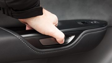 Lexus_RZ_450e_Premium_40