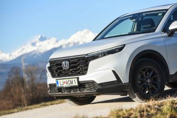 Honda CR-V PHEV avtomobilizem.com
