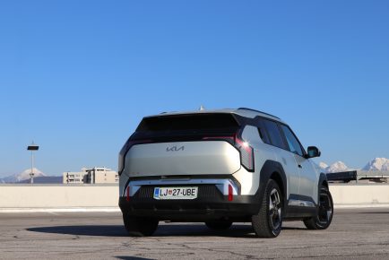 Kia EV3 2025 (2)
