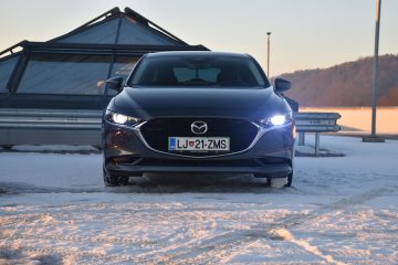 MAZDA 3 SEDAN 04