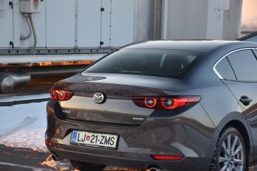 MAZDA 3 SEDAN 07