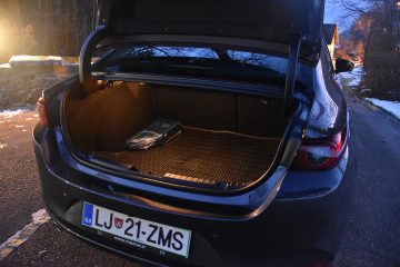 MAZDA 3 SEDAN 28