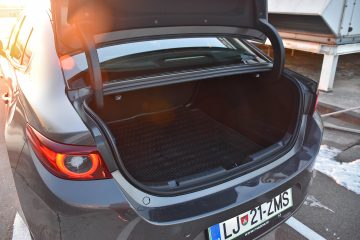 MAZDA 3 SEDAN 29