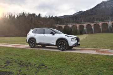 NISSAN X-TRAIL 02