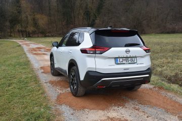 NISSAN X-TRAIL 06