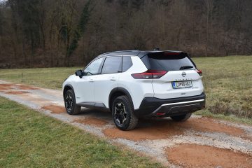 NISSAN X-TRAIL 09