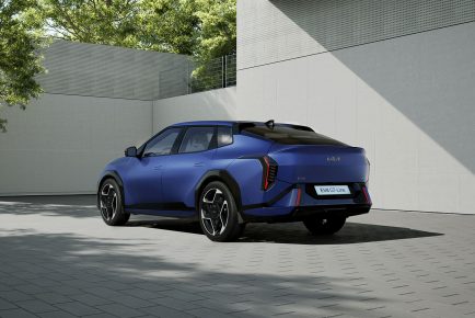 kia-ev4-sedan-gt-line-visuals-digital-1920x1080-2