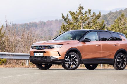 Opel_Grandland_12_Turbo_Hybrid_GS_001