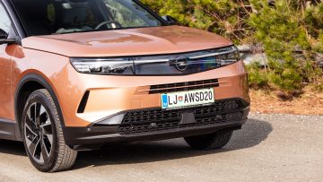 Opel_Grandland_12_Turbo_Hybrid_GS_06