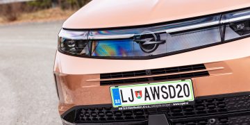 Opel_Grandland_12_Turbo_Hybrid_GS_08