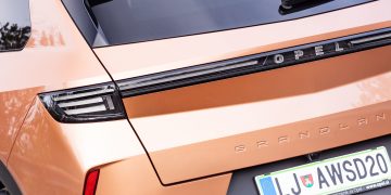 Opel_Grandland_12_Turbo_Hybrid_GS_38