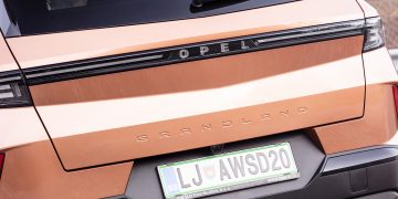 Opel_Grandland_12_Turbo_Hybrid_GS_59