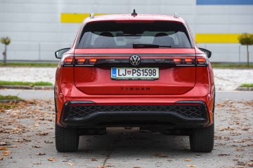 Volkswagen Tiguan 2.0 TDI R-Line-13