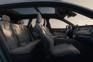 volvo-xc60-refresh-interior-side