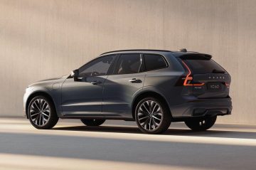 volvo-xc60-refresh-rear-quarter