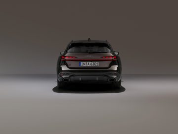 Static photo, 
Colour: Madeira Brown metallic
