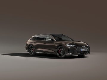 Static photo, 
Colour: Madeira Brown metallic