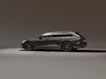 Static photo, 
Colour: Madeira Brown metallic