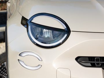 Fiat_600_12_MHEV_100_La_Prima_08