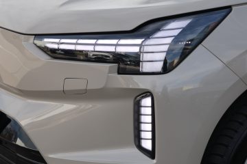 Volvo EX90 (10)