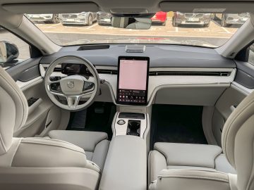 Volvo EX90 (16)
