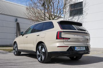 Volvo EX90 (6)